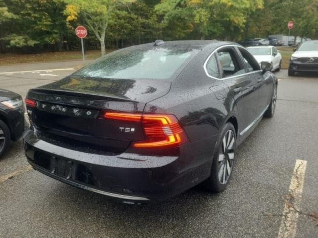Certified 2025 Volvo S90 Plug-In Hybrid T8 Ultra Sedan