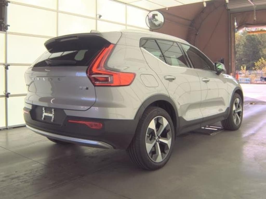 Used 2025 Volvo XC40 B5 Plus Bright Theme SUV