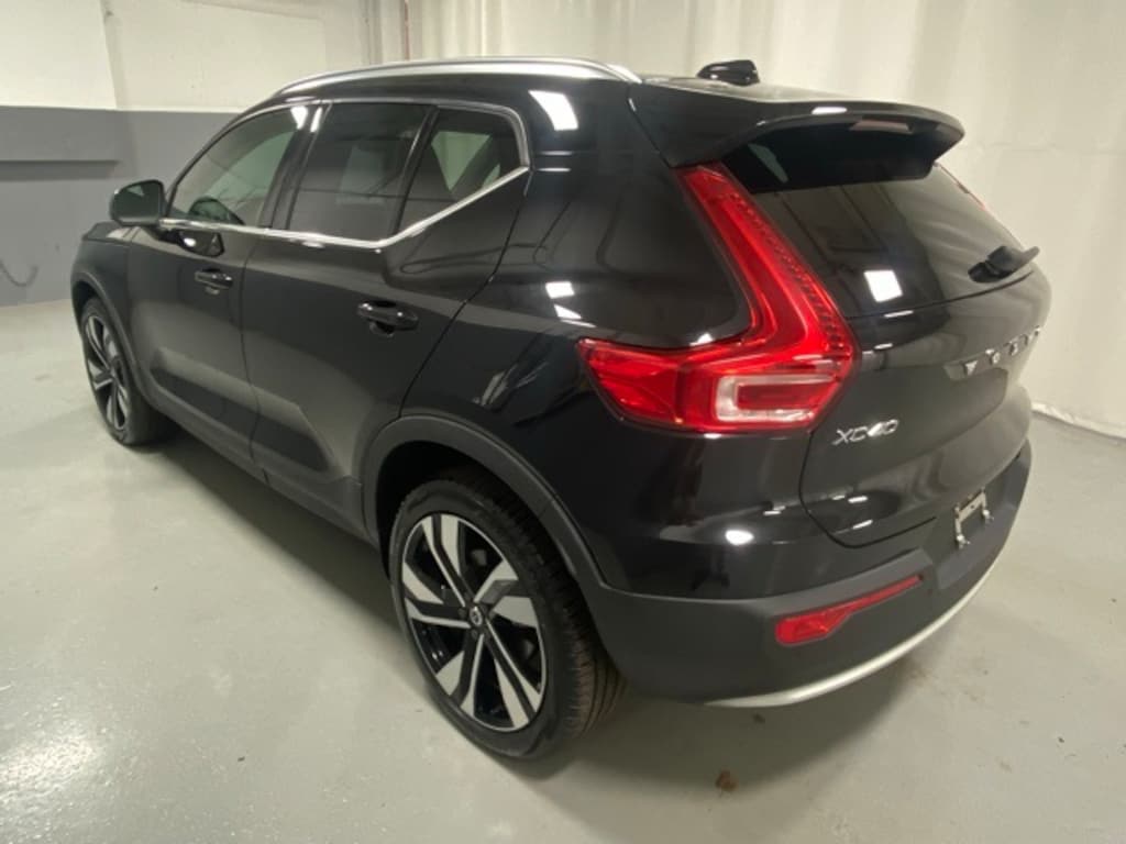 Certified 2025 Volvo XC40 B5 Plus Bright Theme SUV