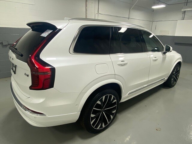 2025 Volvo XC90 Plus photo 2