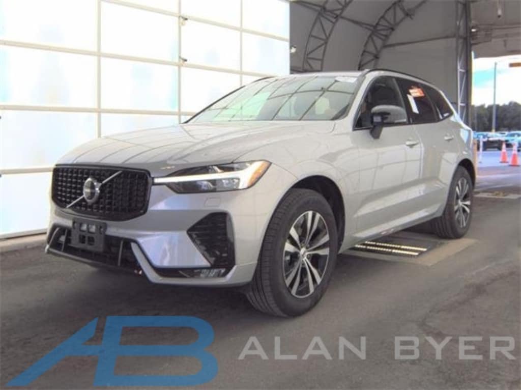 Used 2025 Volvo XC60 B5 Core SUV