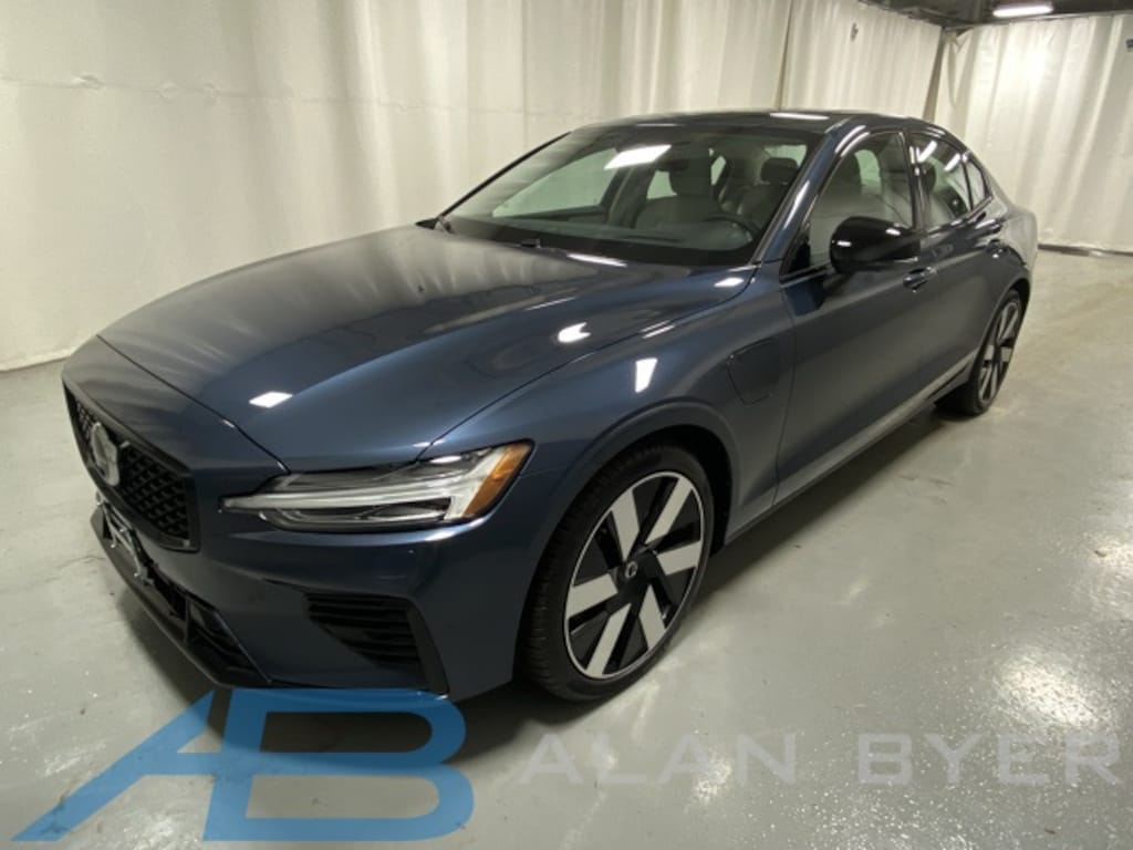 Used 2025 Volvo S60 Plug-In Hybrid T8 Ultra Sedan