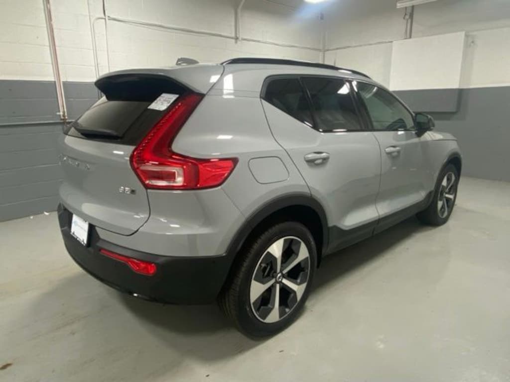 Used 2026 Volvo XC40 B5 Plus SUV