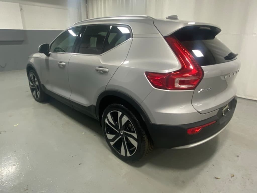 Used 2025 Volvo XC40 B5 Plus Bright Theme SUV