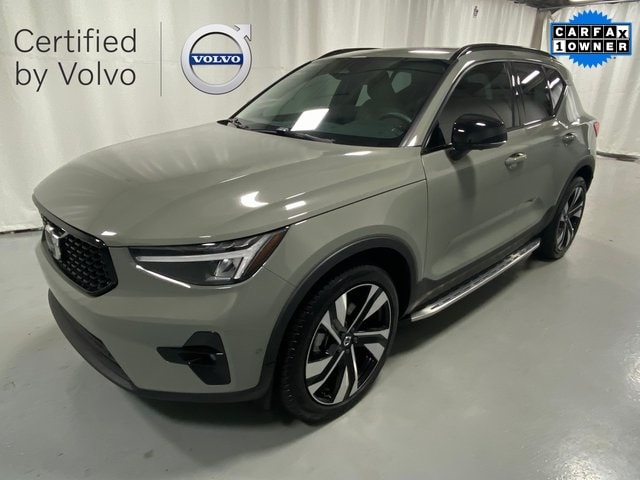 2023 Volvo XC40 Plus's photo