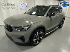 used 2023 Volvo XC40 B5 Plus Dark Theme SUV for sale in syracuse