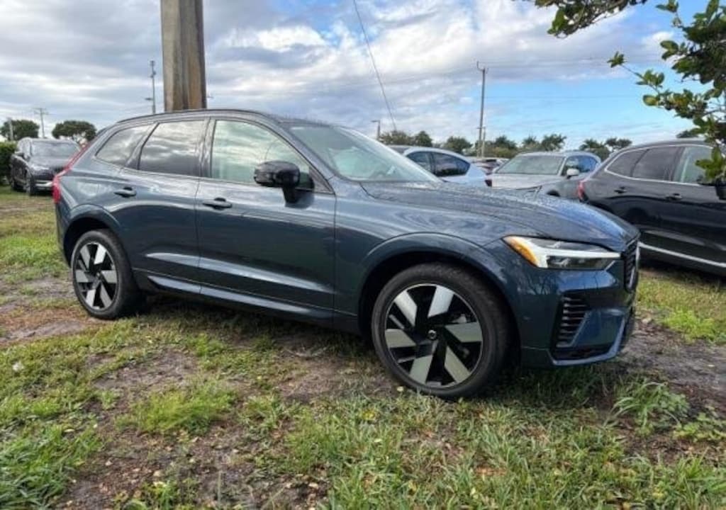 Certified 2025 Volvo XC60 Plug-In Hybrid T8 Plus SUV