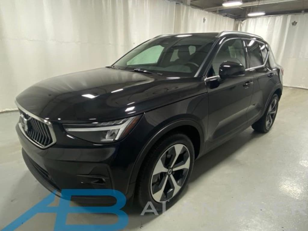 Used 2025 Volvo XC40 B5 Plus Bright Theme SUV