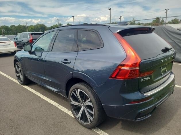 2024 Volvo XC60 Recharge Hybrid Ultimate photo 3