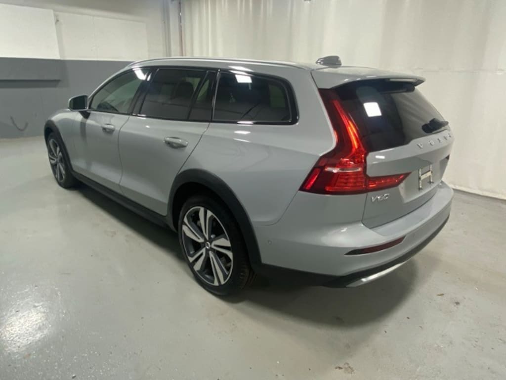 Used 2025 Volvo V60 Cross Country B5 Plus Wagon