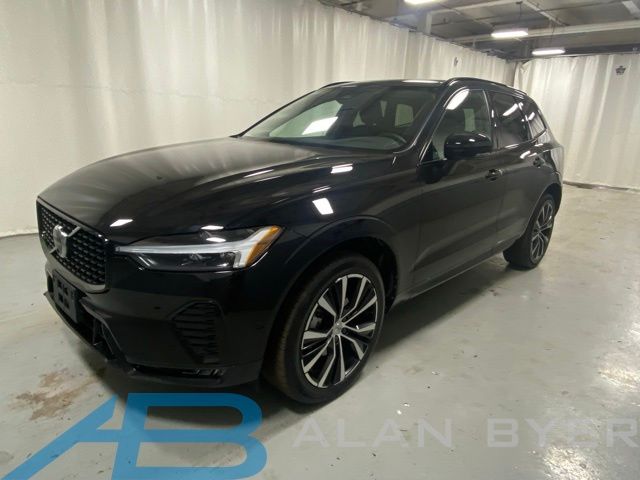 2023 Volvo XC60 B5 Plus Dark Theme AWD's photo