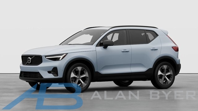 2026 Volvo XC40 Plus's photo