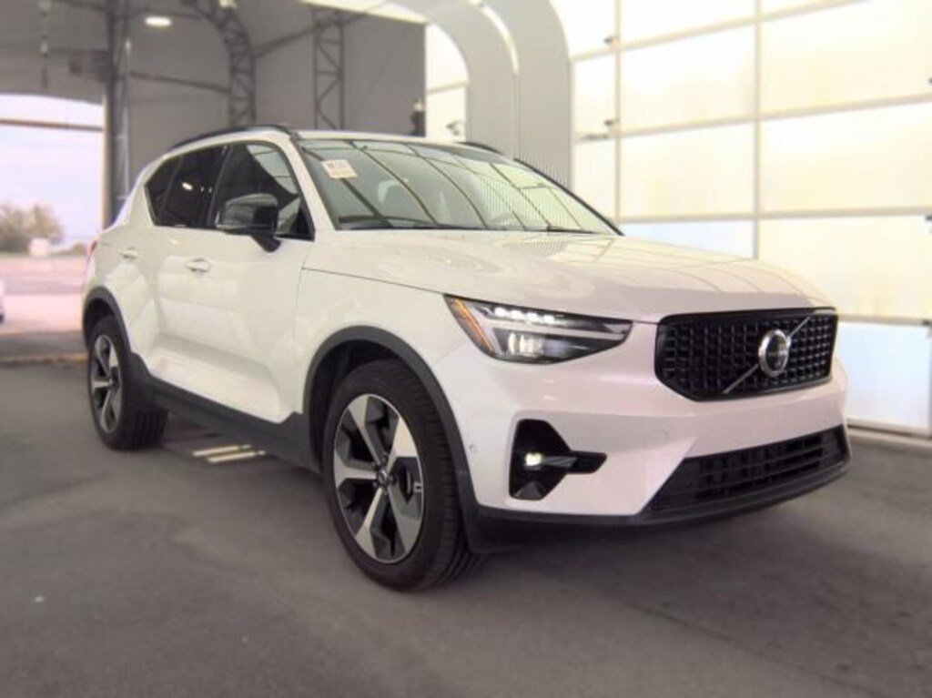 Used 2026 Volvo XC40 B5 Plus SUV