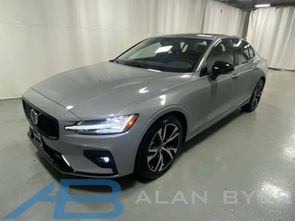 Used 2025 Volvo S60 B5 Core Sedan