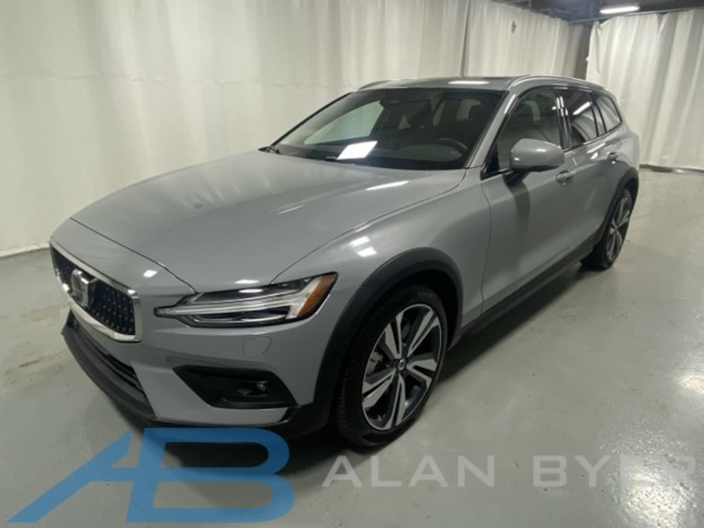 Used 2025 Volvo V60 Cross Country B5 Plus Wagon
