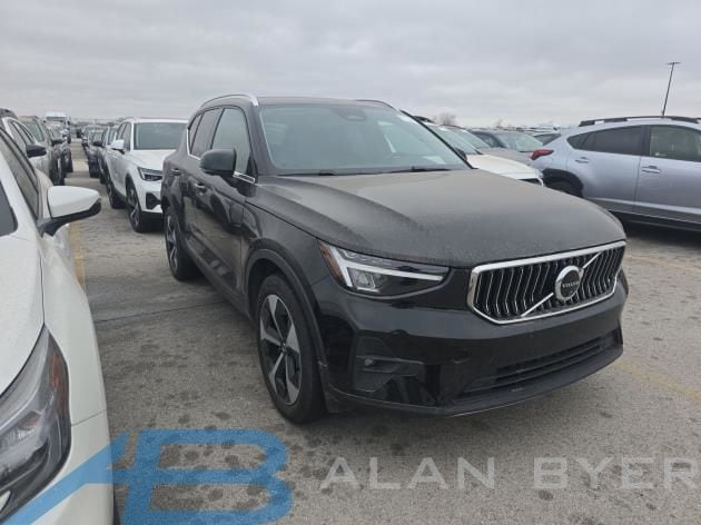2025 Volvo XC40 B5 Plus Bright AWD's photo