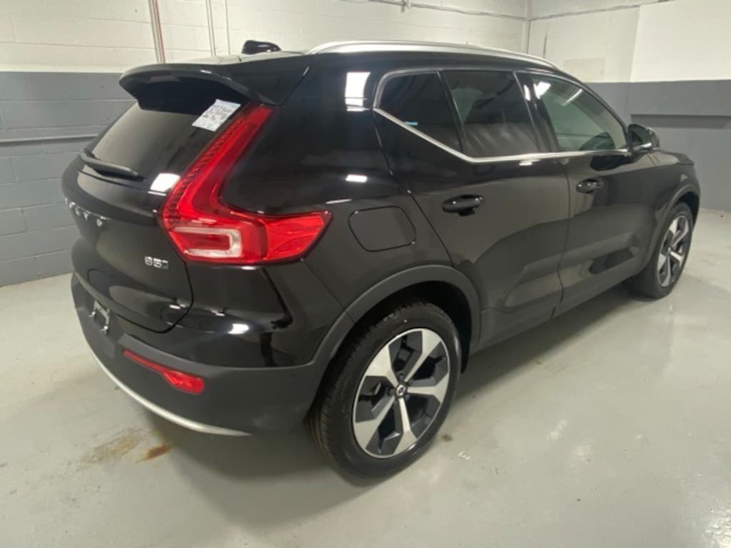 Used 2025 Volvo XC40 B5 Plus Bright Theme SUV