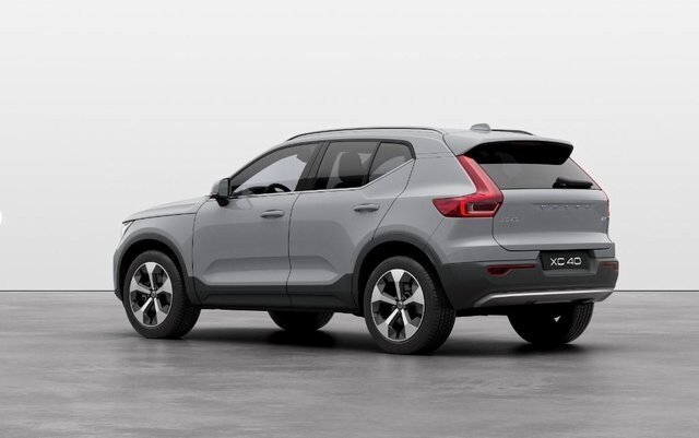 2025 Volvo XC40 Plus photo 2
