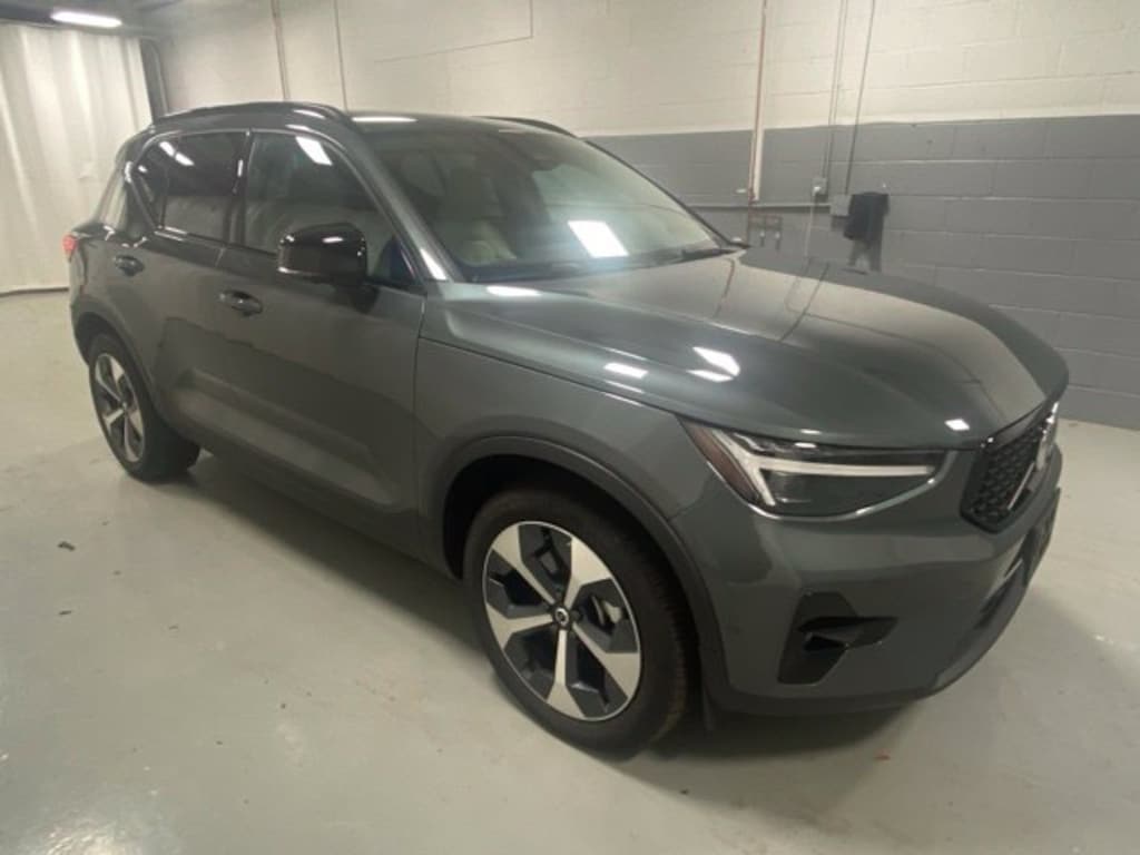 Certified 2026 Volvo XC40 B5 Plus SUV