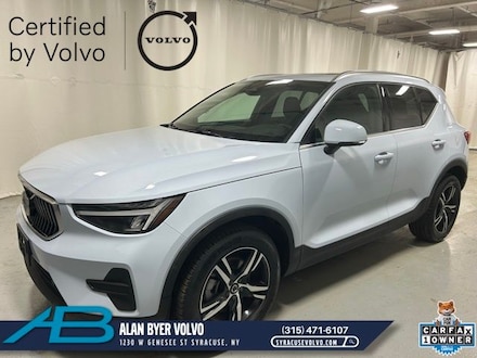 2025 Volvo XC40 B5 Core SUV