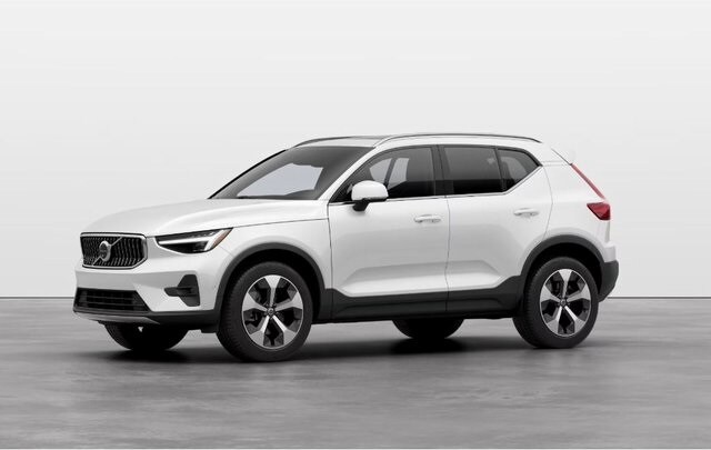 2025 Volvo XC40 Plus photo 4