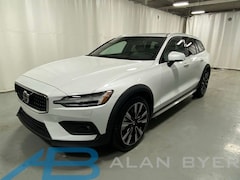 used 2025 Volvo V60 Cross Country B5 Ultra Wagon for sale in syracuse