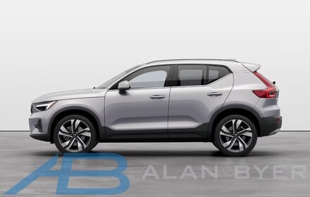 2025 Volvo XC40 B5 Ultra Bright Theme SUV