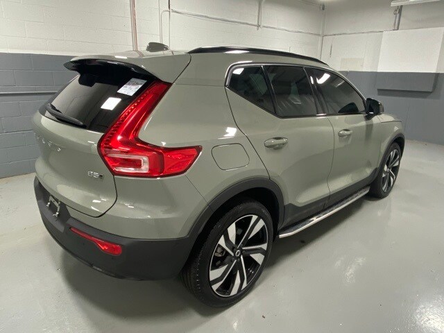 2023 Volvo XC40 Plus photo 3