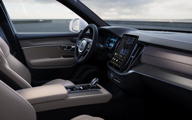 2026 Volvo XC90 Plus - Photo 10