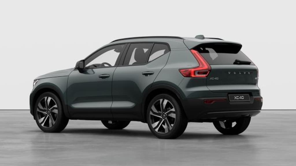 New 2026 Volvo XC40 B5 Plus SUV