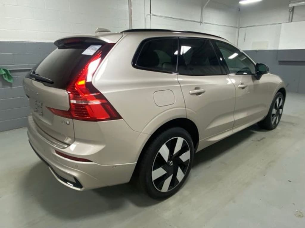 Used 2025 Volvo XC60 Plug-In Hybrid T8 Plus SUV