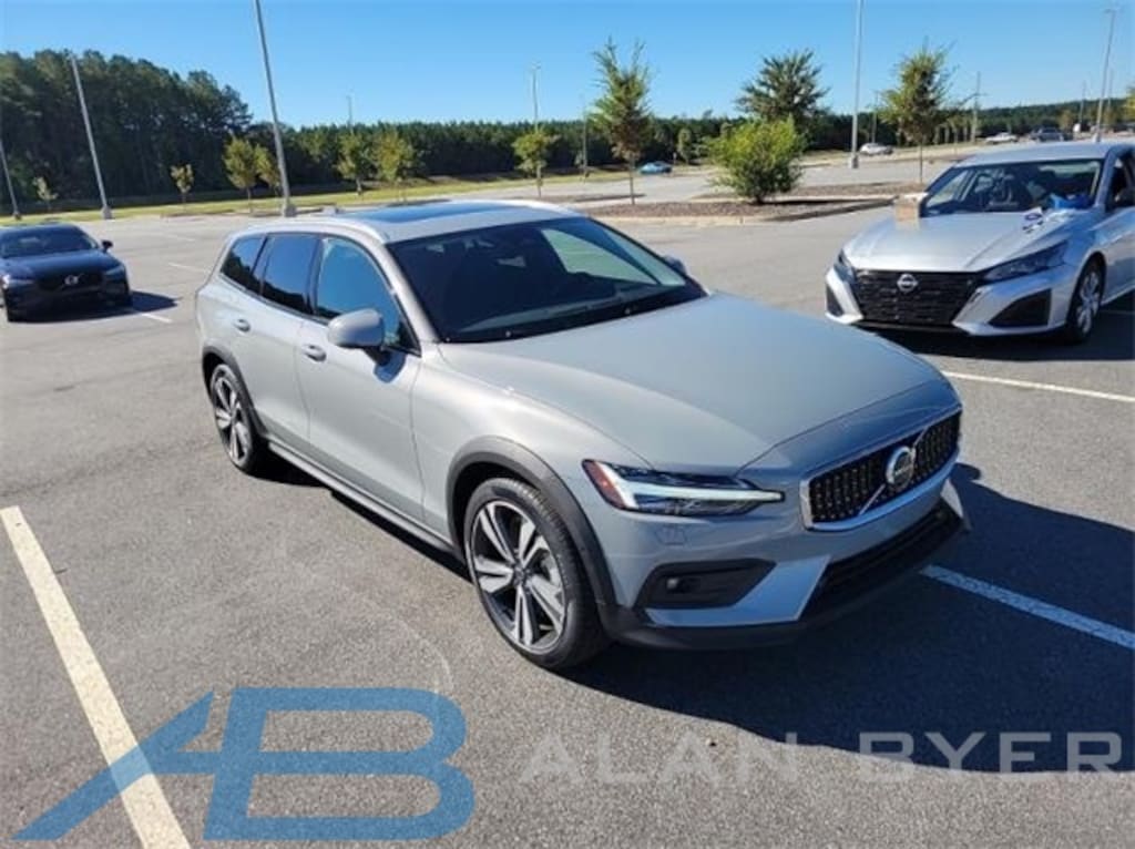 Used 2025 Volvo V60 Cross Country B5 Plus Wagon