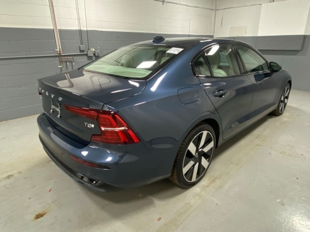 Used 2025 Volvo S60 Plug-In Hybrid T8 Ultra Sedan