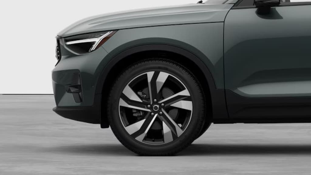New 2026 Volvo XC40 B5 Plus SUV