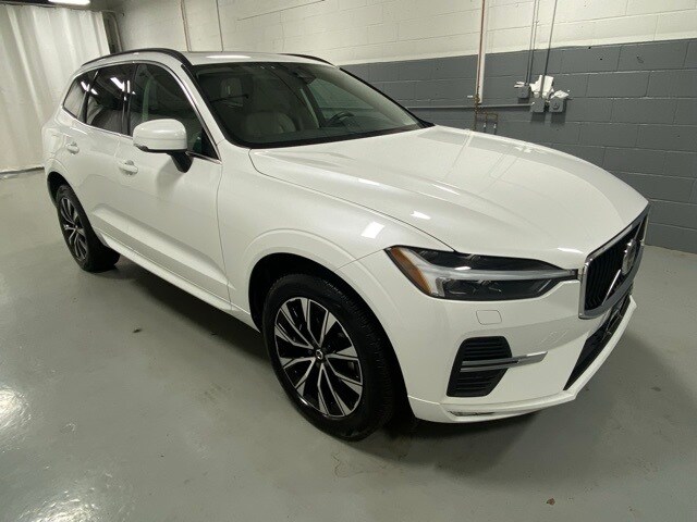 2023 Volvo XC60 B5 Core photo 4