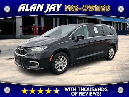 Used 2023 Chrysler Pacifica Touring L FWD Van Passenger Van for sale in Clewiston