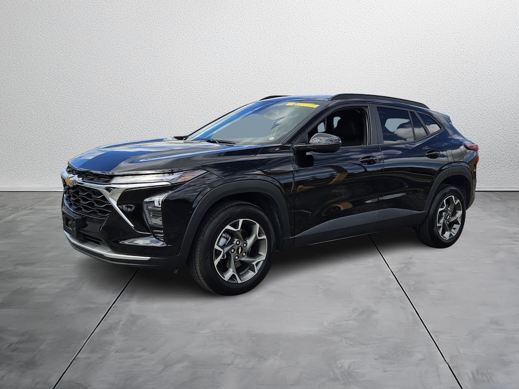 Used 2025 Chevrolet Trax FWD 4DR LT SUV