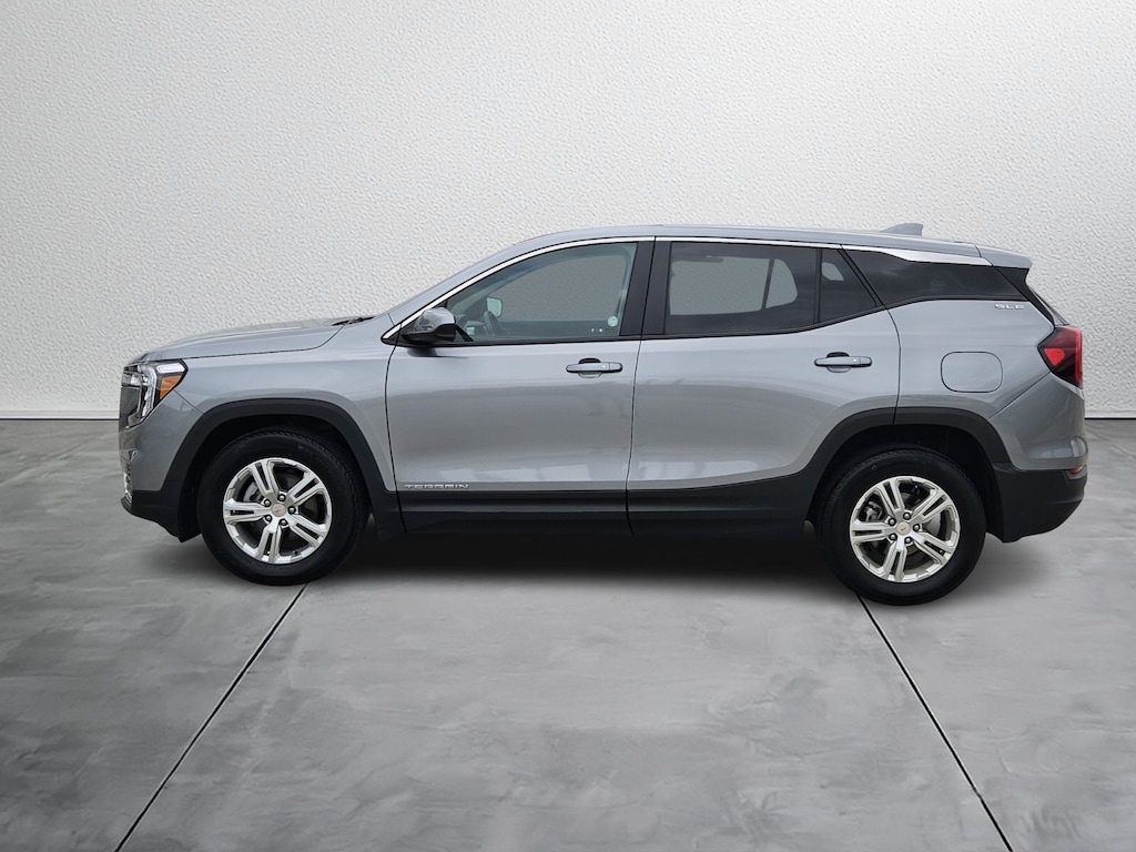 Used 2024 GMC Terrain FWD 4DR SLE SUV