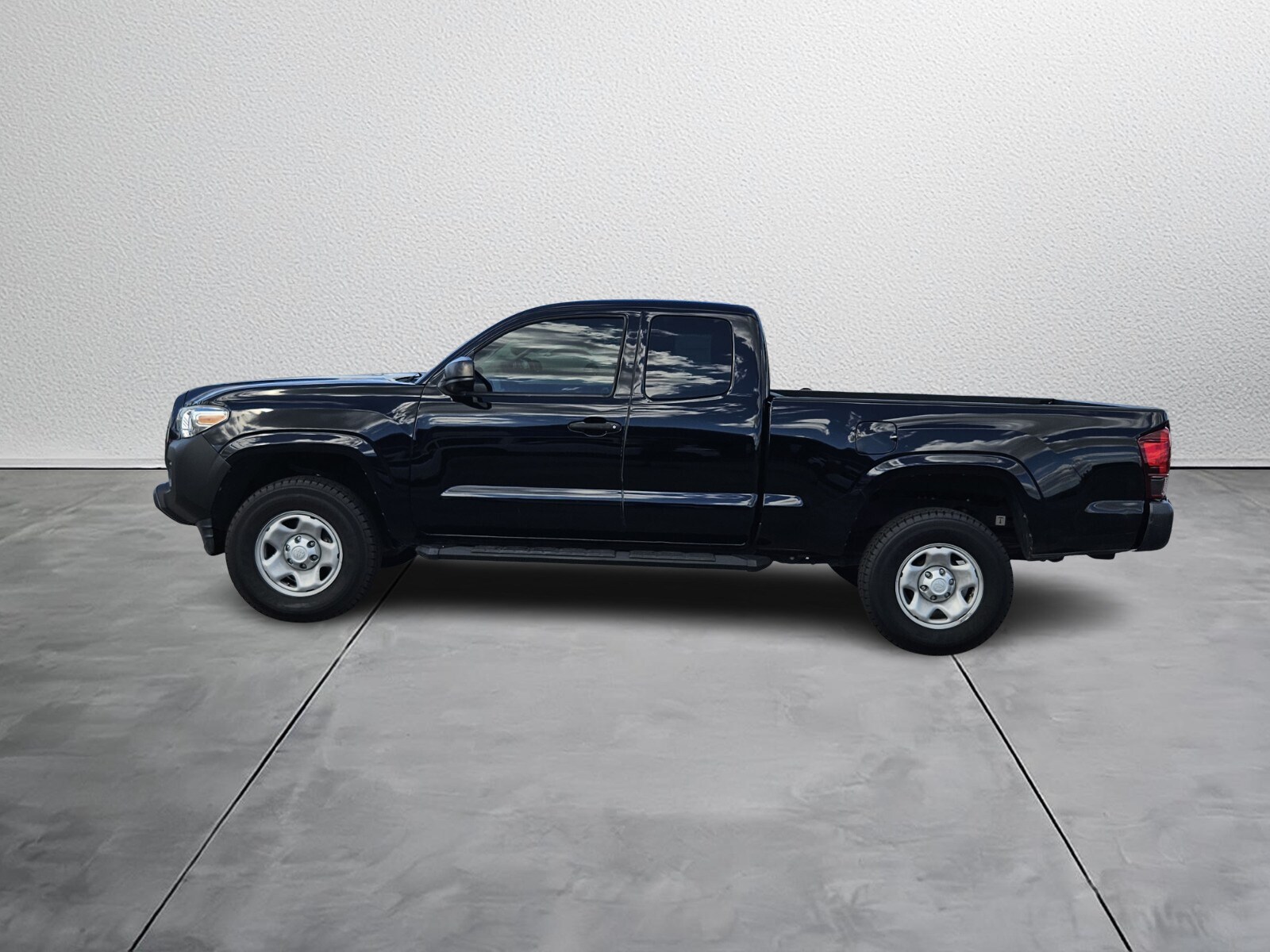 2020 Toyota Tacoma SR Access Cab photo 3