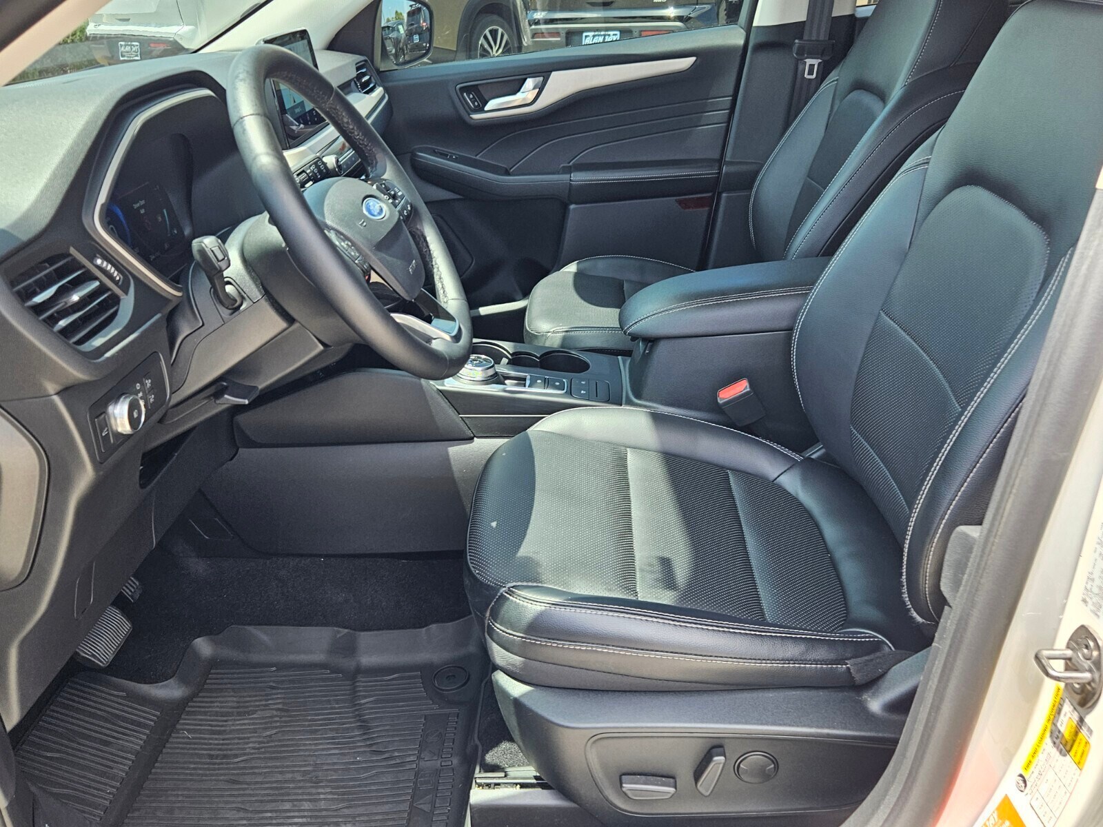 2022 Ford Escape SEL photo 3