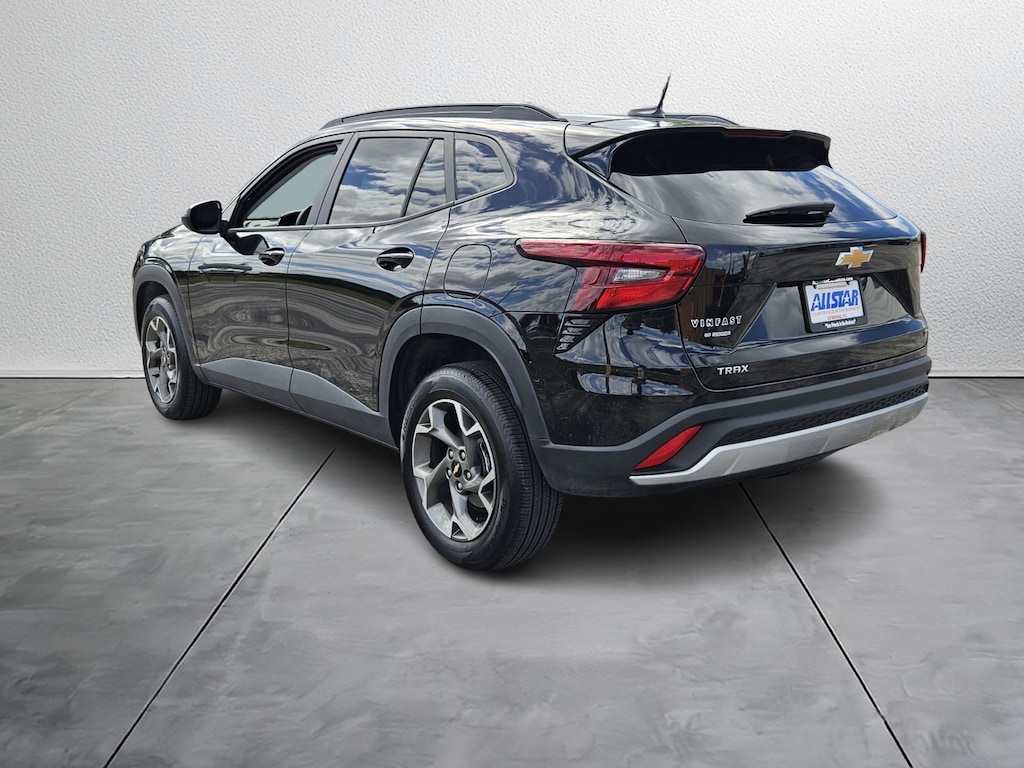 Used 2025 Chevrolet Trax FWD 4DR LT SUV