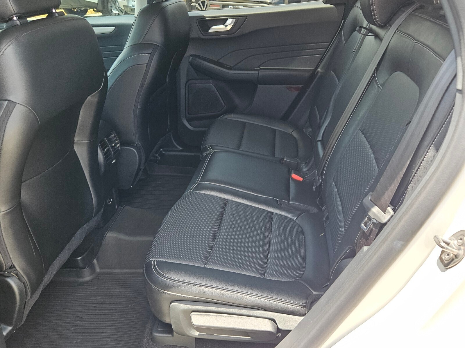 2022 Ford Escape SEL photo 4