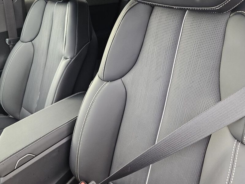 2025 Cadillac OPTIQ Sport 2 - Photo 16