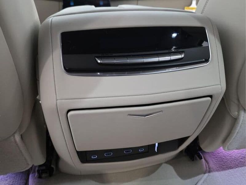 2026 Cadillac Escalade Platinum Luxury - Photo 18
