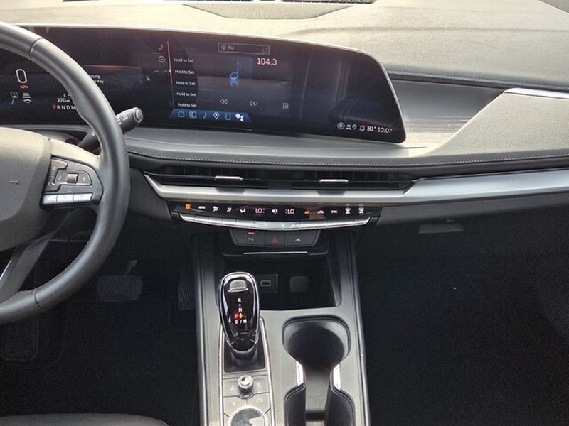 2025 Cadillac XT4 Premium Luxury - Photo 17