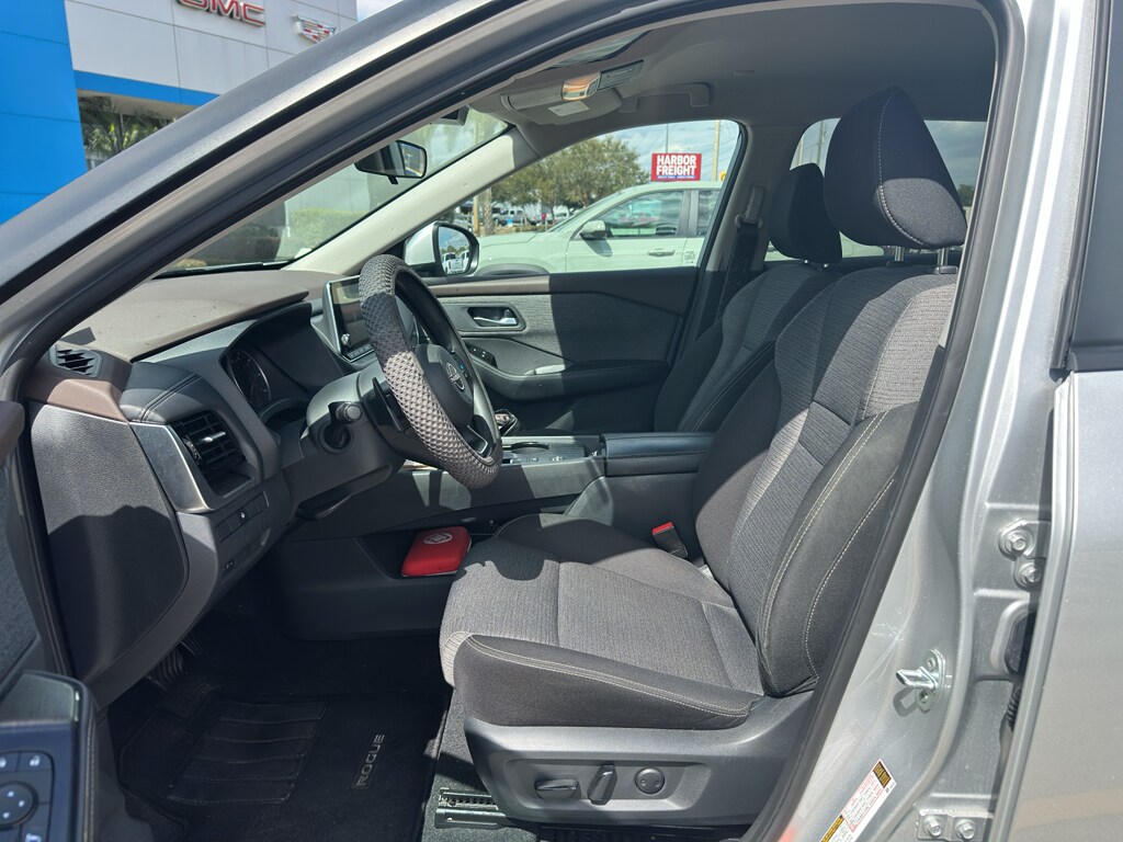 Used 2022 Nissan Rogue SV