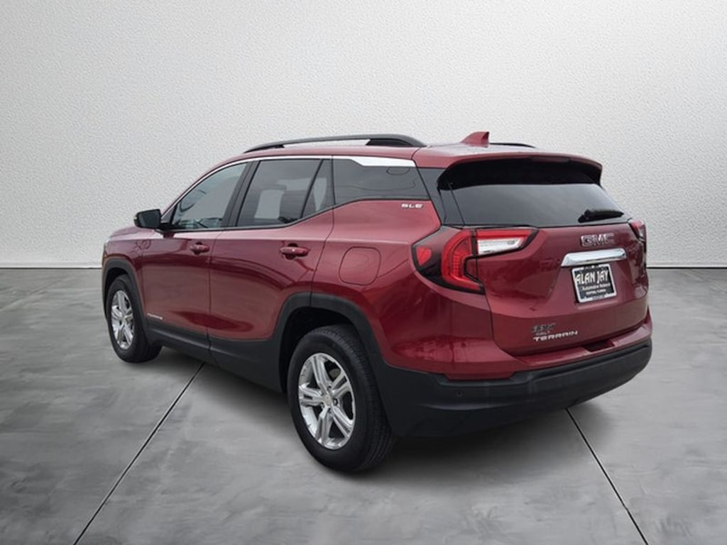 Used 2022 GMC Terrain SLE SUV
