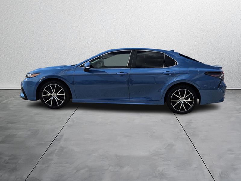 2024 Toyota Camry SE photo 2