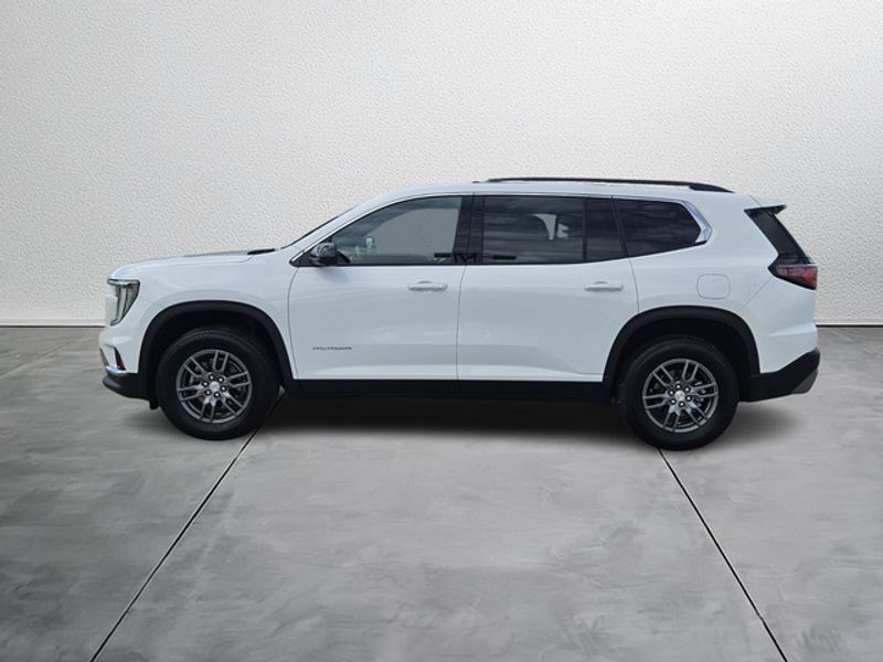 2025 Gmc Acadia Elevation photo 2