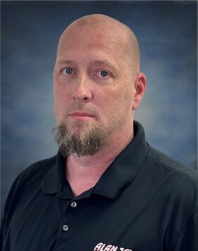 Staff member Tommy N. from ID_16fa1a2736bc